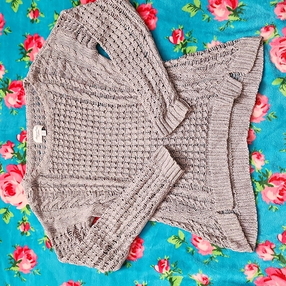 American Eagle sweater - Picture 1 of 3